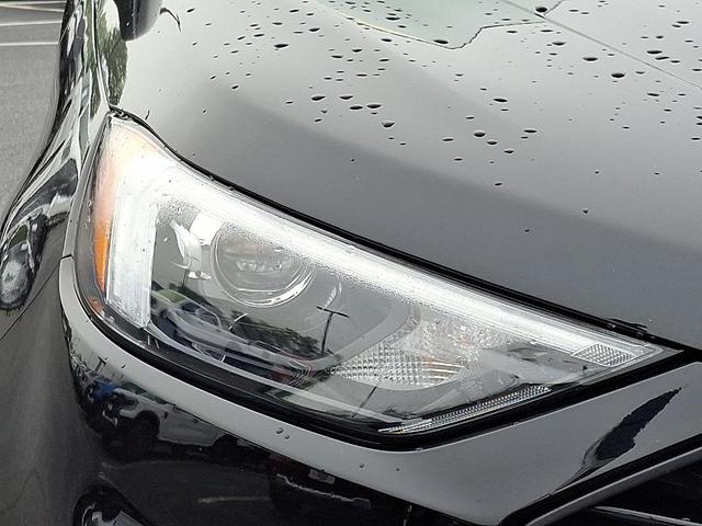 Photo of 2022 Agate Black Metallic Ford Edge