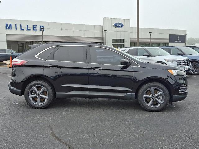 Photo of 2022 Agate Black Metallic Ford Edge