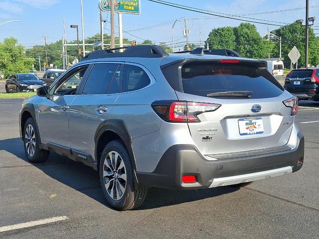 Photo of 2025 Ice Silver Metallic Subaru Outback