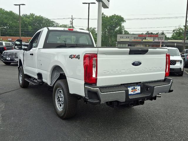 Photo of 2025 Oxford White Ford F-250