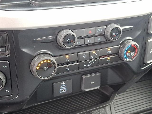 Photo of 2025 Oxford White Ford F-250