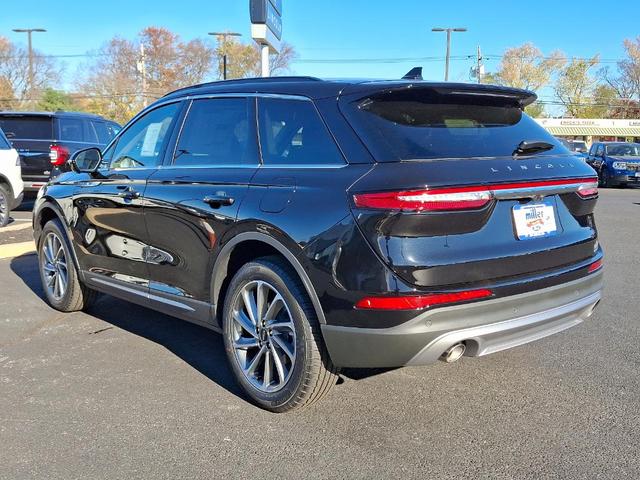 Photo of 2025 Black Metallic Lincoln Corsair