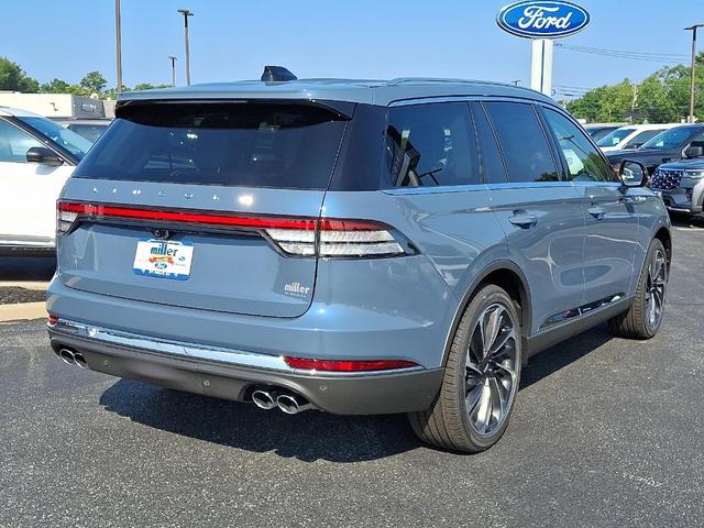 Photo of 2025 Whisper White Lincoln Aviator
