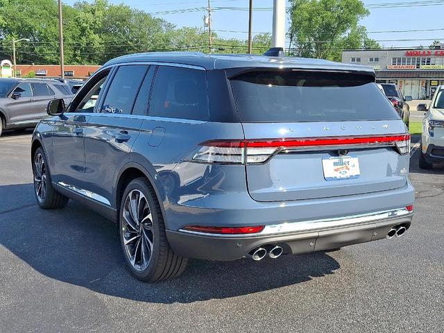 Photo of 2025 Whisper White Lincoln Aviator