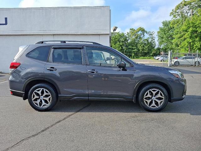 Photo of 2021 Magnetite Gray Metallic Subaru Forester
