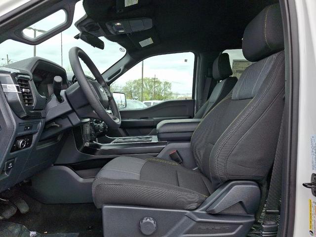 Photo of 2025 Oxford White Ford F-150