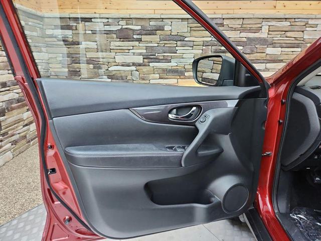 Photo of 2018 Scarlet Ember Nissan Rogue