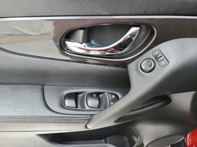 Photo of 2018 Scarlet Ember Nissan Rogue