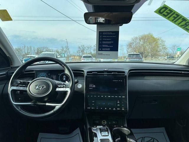 Photo of 2024 Shimmering Silver Hyundai TUCSON Hybrid