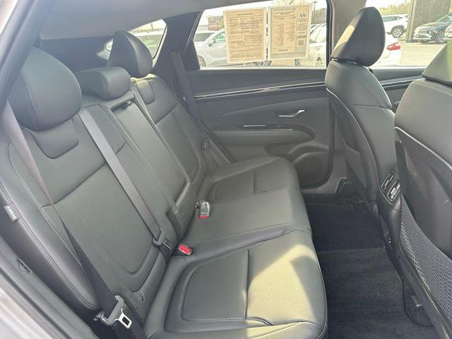 Photo of 2024 Shimmering Silver Hyundai TUCSON Hybrid