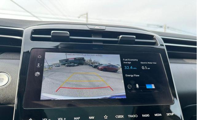 Photo of 2024 Shimmering Silver Hyundai TUCSON Hybrid