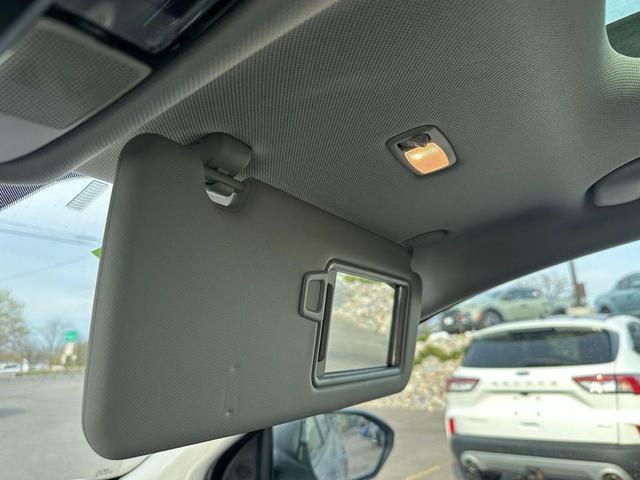 Photo of 2024 Shimmering Silver Hyundai TUCSON Hybrid