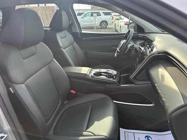 Photo of 2024 Shimmering Silver Hyundai TUCSON Hybrid