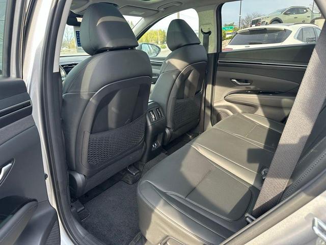 Photo of 2024 Shimmering Silver Hyundai TUCSON Hybrid