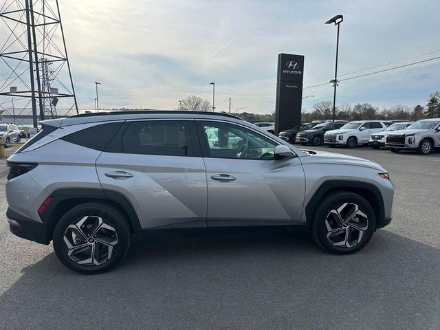 Photo of 2024 Shimmering Silver Hyundai TUCSON Hybrid