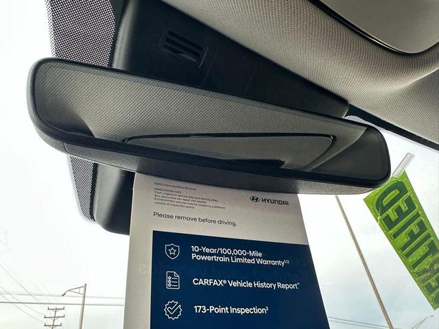 Photo of 2024 Shimmering Silver Hyundai TUCSON Hybrid