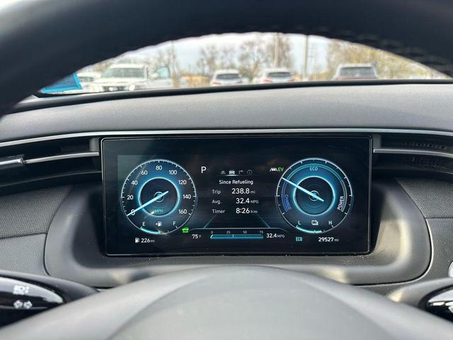 Photo of 2024 Shimmering Silver Hyundai TUCSON Hybrid