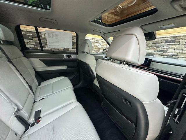 Photo of 2024 Shimmering Silver Hyundai SANTA FE