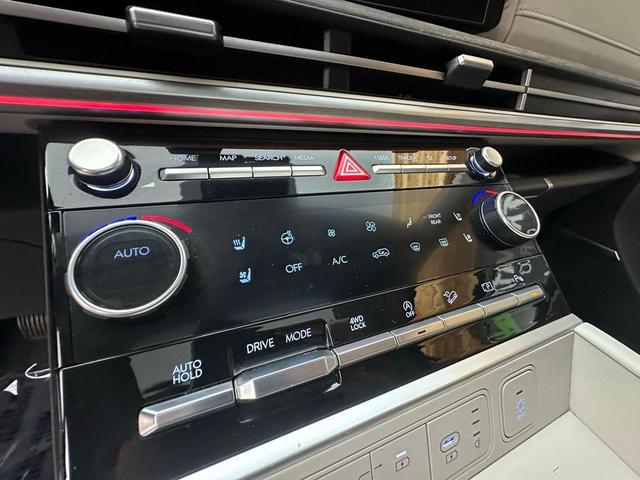Photo of 2024 Shimmering Silver Hyundai SANTA FE