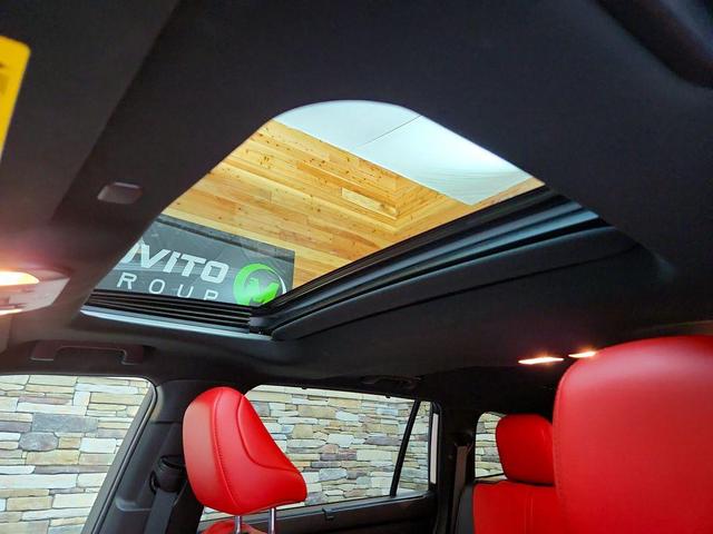 Photo of 2022 Wind Chill Pearl Toyota Highlander
