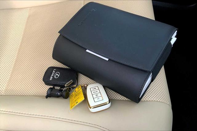 Photo of 2021 Atomic Silver Lexus RX 350