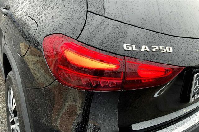 Photo of 2025 Black Mercedes-Benz GLA 250