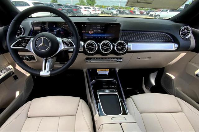Photo of 2025 White Mercedes-Benz GLB 250