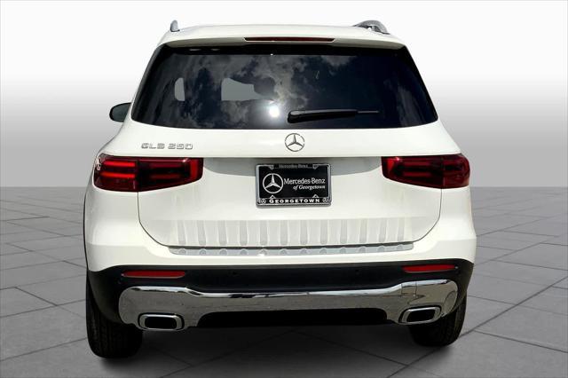 Photo of 2025 White Mercedes-Benz GLB 250