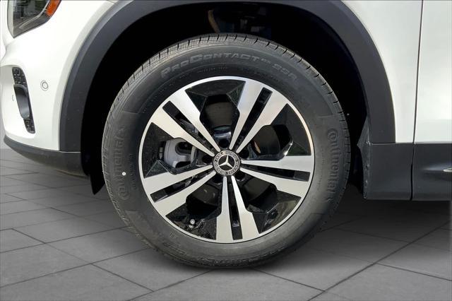 Photo of 2025 White Mercedes-Benz GLB 250