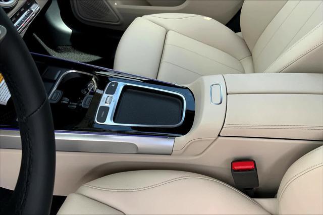 Photo of 2025 White Mercedes-Benz GLB 250