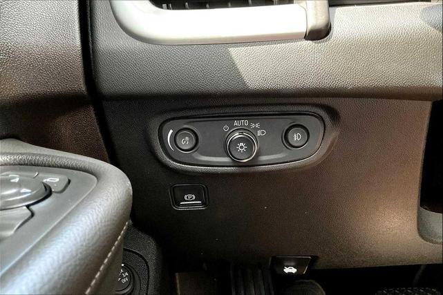Photo of 2022 Summit White GMC Terrain