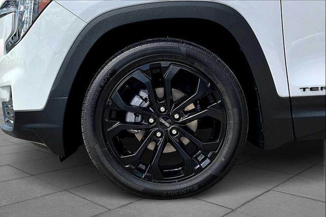 Photo of 2022 Summit White GMC Terrain