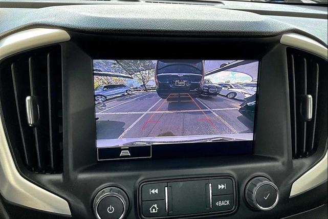 Photo of 2022 Summit White GMC Terrain