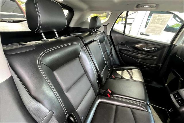 Photo of 2022 Summit White GMC Terrain