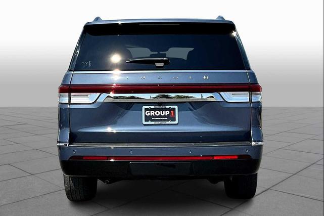 Photo of 2022 Ocean Drive Blue Metallic Tinted Clearcoat Lincoln Navigator