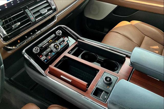 Photo of 2022 Ocean Drive Blue Metallic Tinted Clearcoat Lincoln Navigator