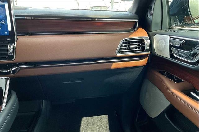 Photo of 2022 Ocean Drive Blue Metallic Tinted Clearcoat Lincoln Navigator