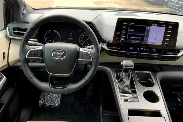 Photo of 2022 Sunset Bronze Mica Toyota Sienna
