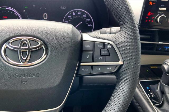 Photo of 2022 Sunset Bronze Mica Toyota Sienna