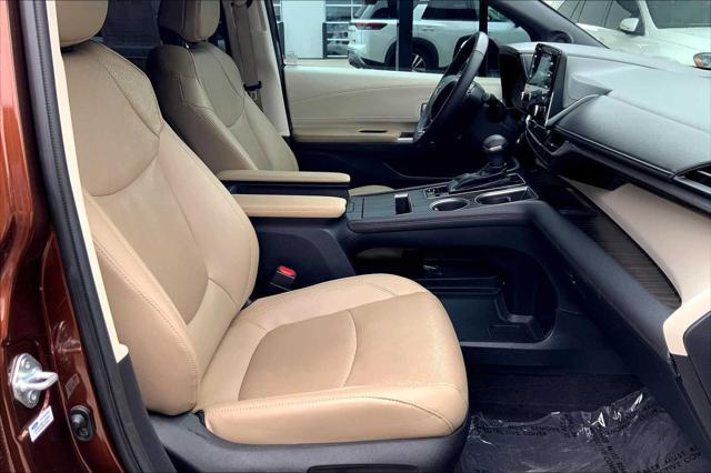 Photo of 2022 Sunset Bronze Mica Toyota Sienna