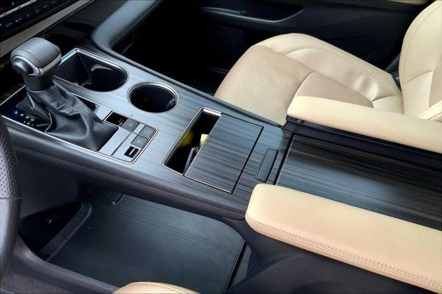 Photo of 2022 Sunset Bronze Mica Toyota Sienna