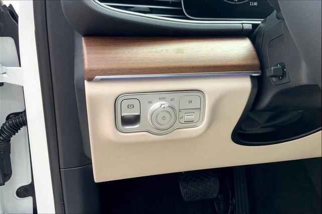 Photo of 2025 White Mercedes-Benz GLE 350