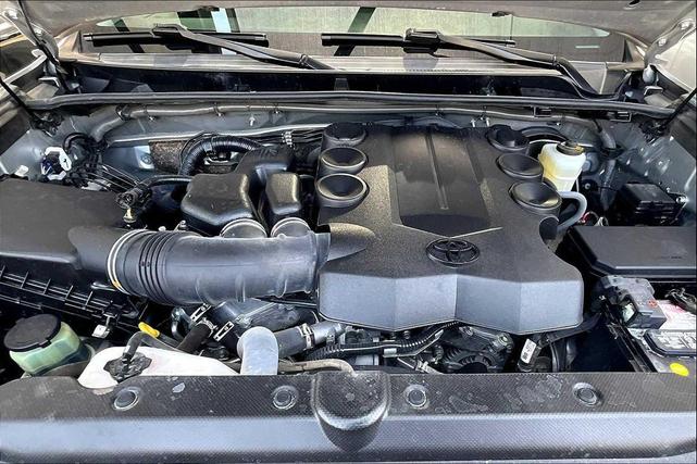 Photo of 2022 Classic Silver Metallic Toyota 4Runner