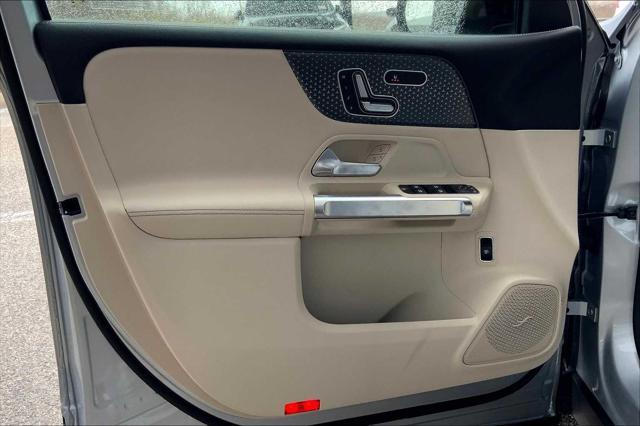 Photo of 2025 Cirrus Silver Metallic Mercedes-Benz GLB 250