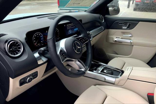 Photo of 2025 Cirrus Silver Metallic Mercedes-Benz GLB 250
