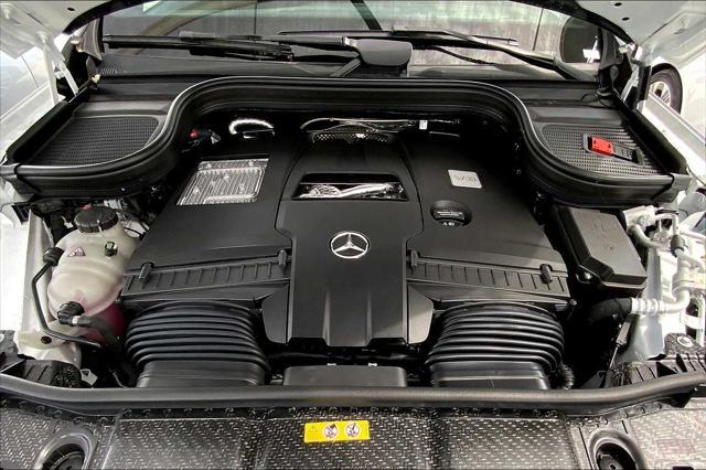 Photo of 2025 White Mercedes-Benz GLS 580