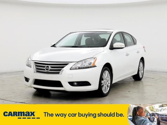 Photo of 2015 White Nissan Sentra
