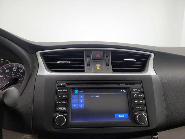 Photo of 2015 White Nissan Sentra