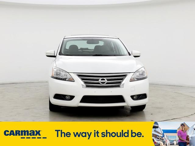 Photo of 2015 White Nissan Sentra