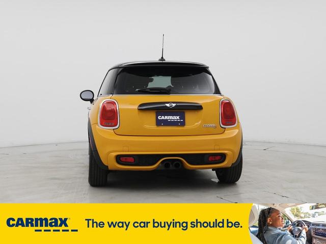 Photo of 2015 Orange MINI Hardtop